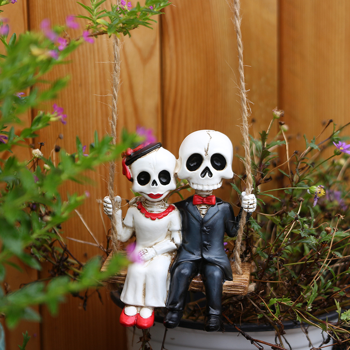Resin Skeleton Couple Swing St - Bonsai Garden Festival ulasan dan harga